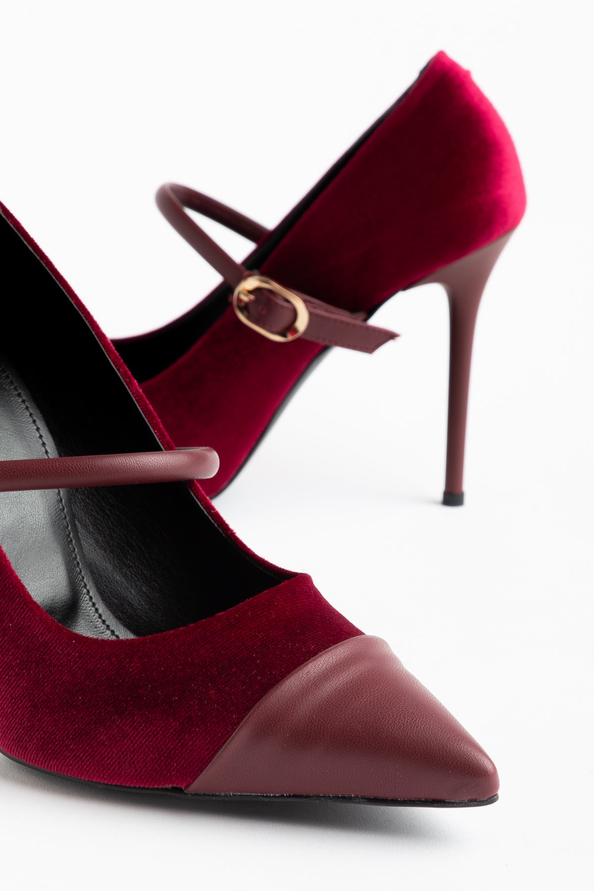 Velvet Luxe Kadın Topuklu Ayakkabı – İnce Topuk – Şık Abiye Ayakkabı